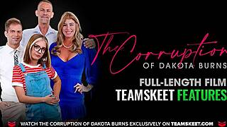 Ουάου! Θετή μαμά γυμνάζεται και μετά γαμάει σκληρά τον θετό γιο της!