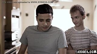 Два молодых стада жестко двойно трахают старшую Сирен Де Мер