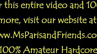 Patronun karısı sıcak ve azgın fahişe köpek stili'nde yırtık iç çamaşırıyla.
