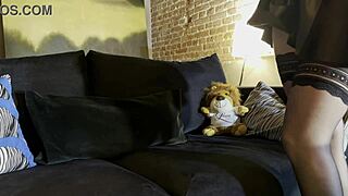 Hun spør, pizzagutt, vil du ha mine store pupper og rumpe?