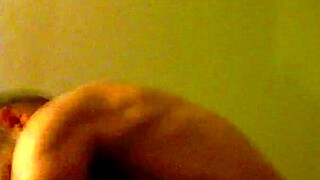 Il patrigno scopa una fica bagnata