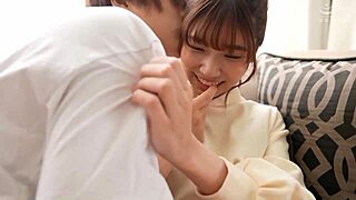 わぁ、S-Cuteのみつはが激しいキス後のワイルドセックス！