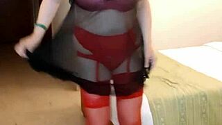 巨乳MILFが脱いでディルドで誘惑