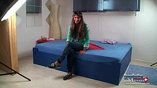 Chiara, 22, junge 18+ Teen 18+ beim harten Casting-Interview