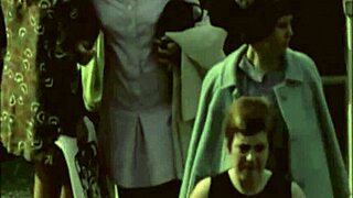 Moje skrivno vintage življenje z divjimi scenami dvojne penetracije