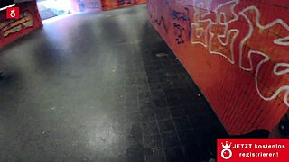 Gotická milf Sidney Dark tvrdý sex vo verejnom vlaku