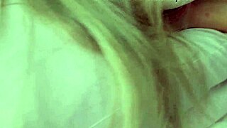 Milf caliente Vee recibe follada en el culo por primo Jerry