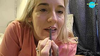 Hej, gorąca mamuśko, pochwal się seksowną bielizną!