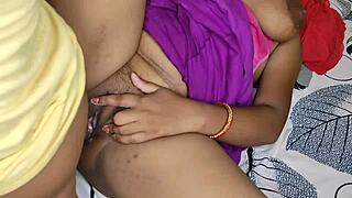 Gorąca ciocia w intensywnej sesji z audio w hindi