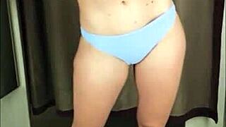 完美身材女孩试衣间挑逗合集视频