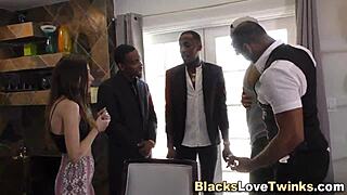 אני נהנה מגבר לבן שמוצץ זין שחור גדול