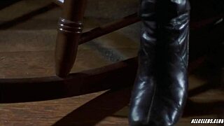 Kathrin Heberle als sexy Stewardess in Die Stewardessen 1971 Retro-Film