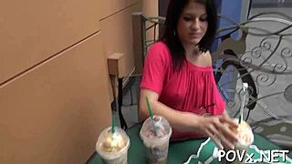 ראית פעם בחורה קטנטנה בזיון קשה?