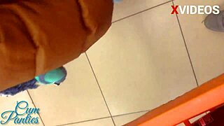 Belanja Celana Basah Jadi Fucking POV Publik Kinky