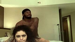 Gaktrizzy tak kongkek aku cukup baik, jadi aku biar kawan dia pukul dengan creampie dalam adegan pelacur Latina USA