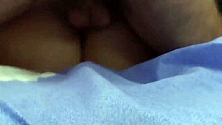 שכנה בלונדינית מילף מזדיינת חזק על ידי החבר שלי