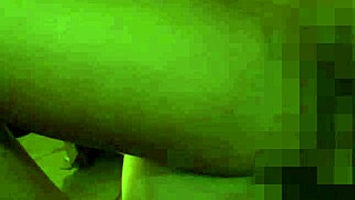 あいかが山本を秘密のフェラサービスで誘惑